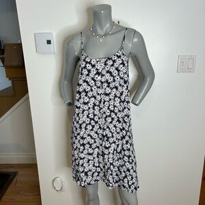 Beautiful Reitmans Black and White daisies Midi Dress❤️M